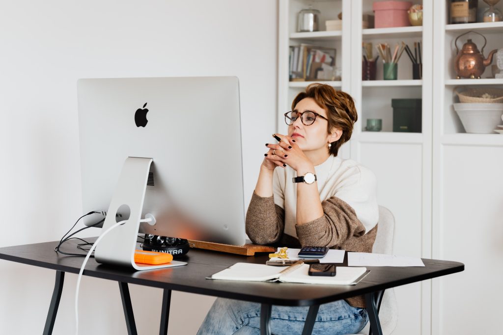 Sharing Complex Content Through Storytelling